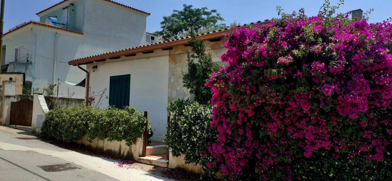 Villa 8 Via V. Monti Loiri Porto San Paolo Esterno foto