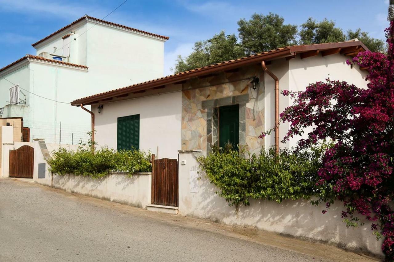 Villa 8 Via V. Monti Loiri Porto San Paolo Esterno foto